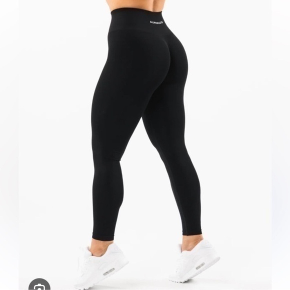 Like New Alphalete Amplify Crushed Black Leggings